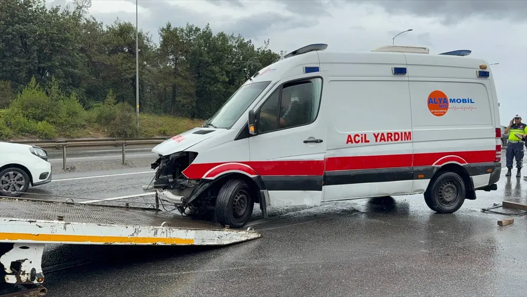 Ambulance accident in Çekmeköy: Driver injured, traffic disrupted