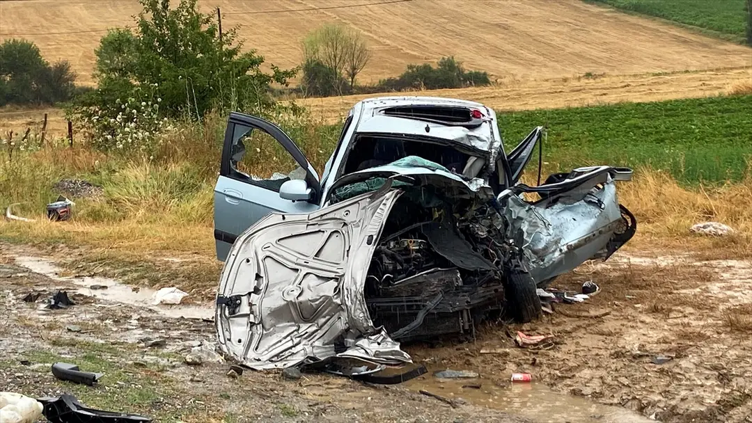 1 Dead, 5 Injured in 3-Vehicle Accident in Kastamonu