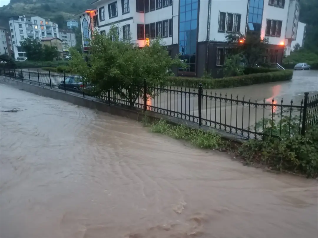 Kastamonu Doğanyurt: Heftiger Starkregen, Überschwemmungen