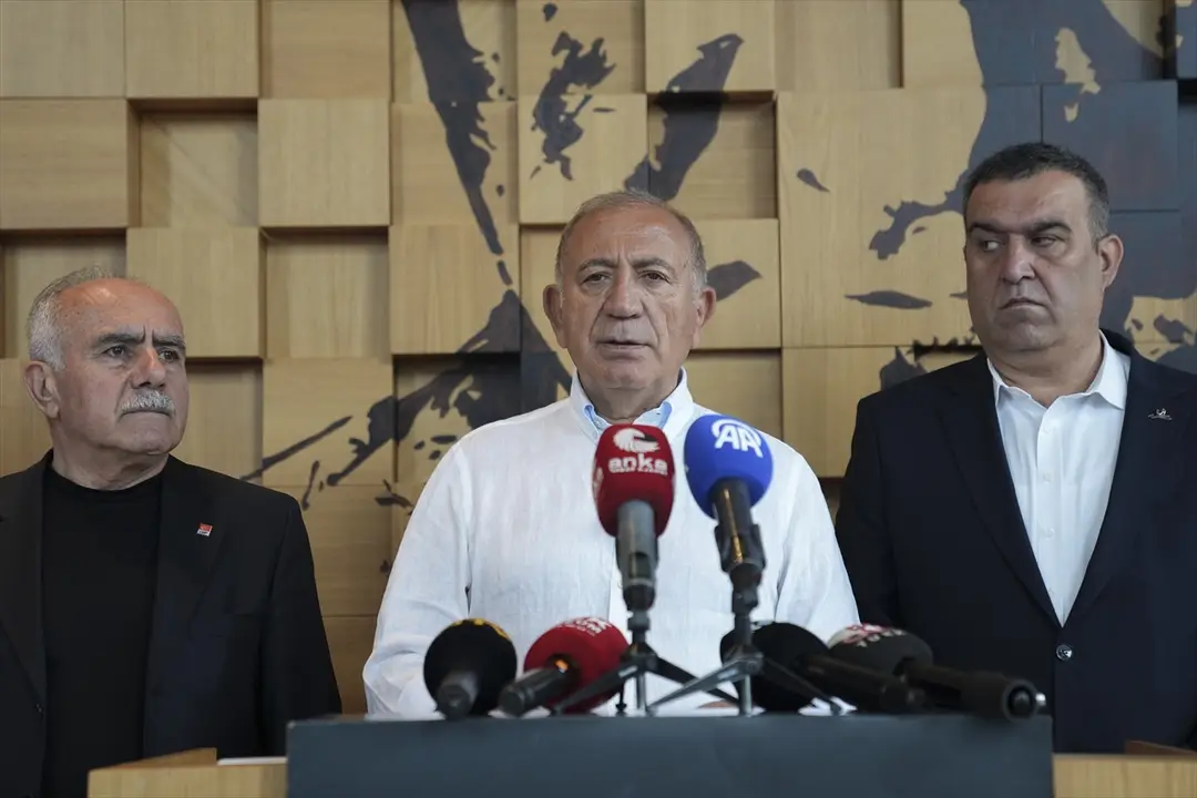 Gürsel Tekin: 'Statisten'-Vorwurf gegen CHP ist eine Inszenierung, wir haben Anzeige erstattet