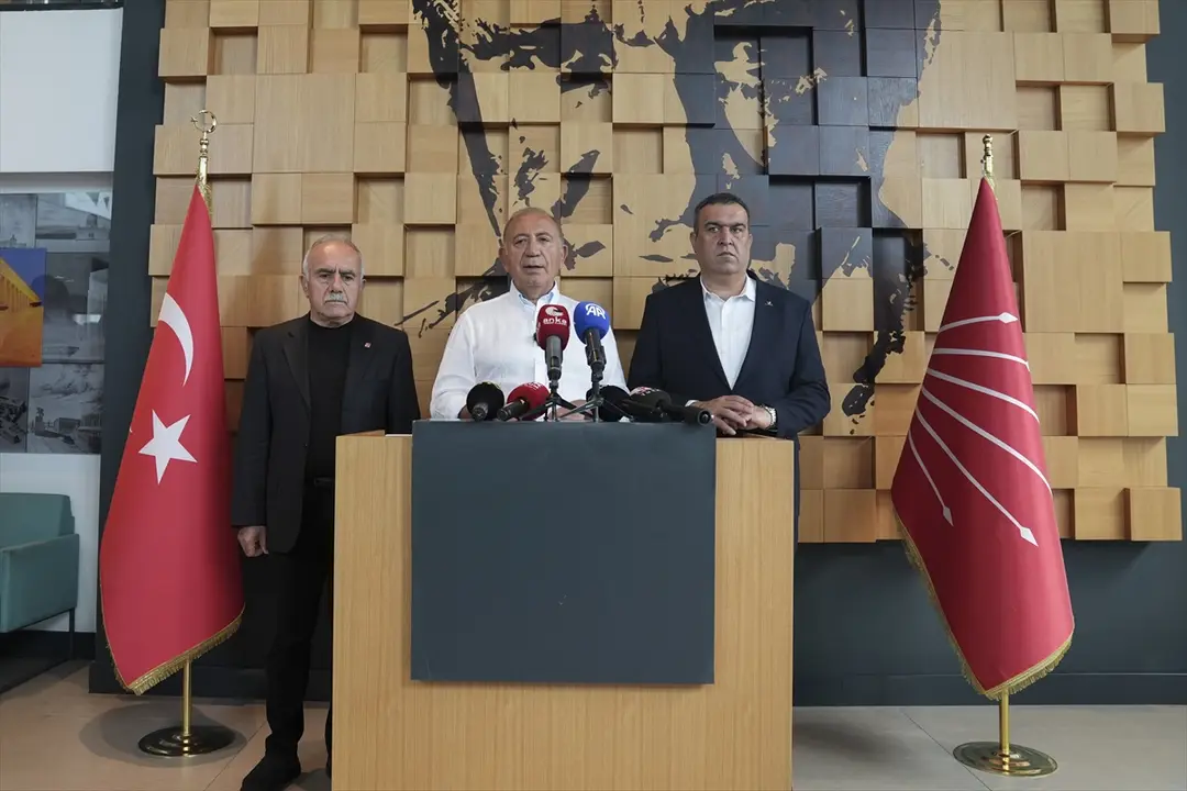 Gürsel Tekin: 'Statisten'-Vorwurf gegen CHP ist eine Inszenierung, wir haben Anzeige erstattet