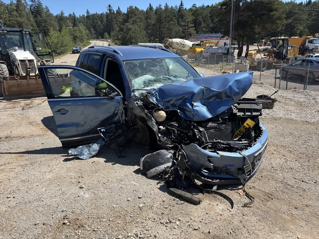 Unfall in Devrekani, Kastamonu: Lkw-Pkw-Kollision, 4 Verletzte