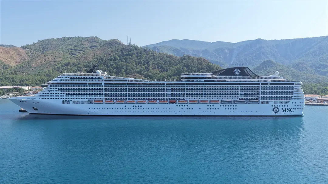"MSC Divina" kruvaziyeri Marmaris'e 4 bin 249 turist getirdi