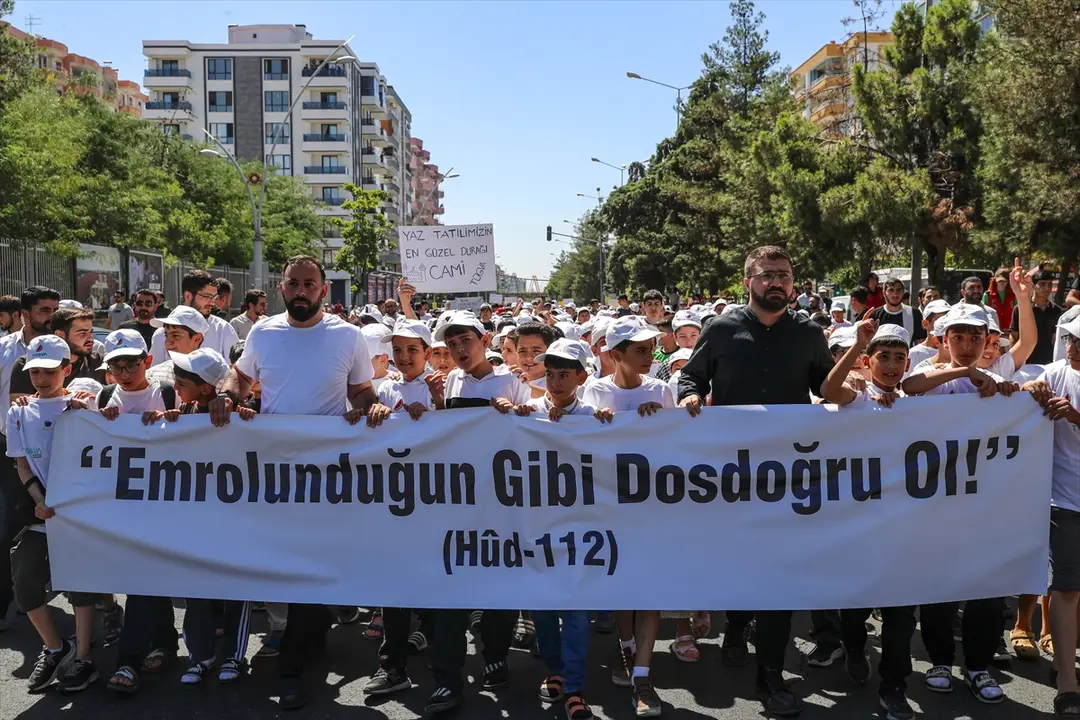 TÜGVA Diyarbakır: Yaz Okulu Cami Buluşması ile taçlandı