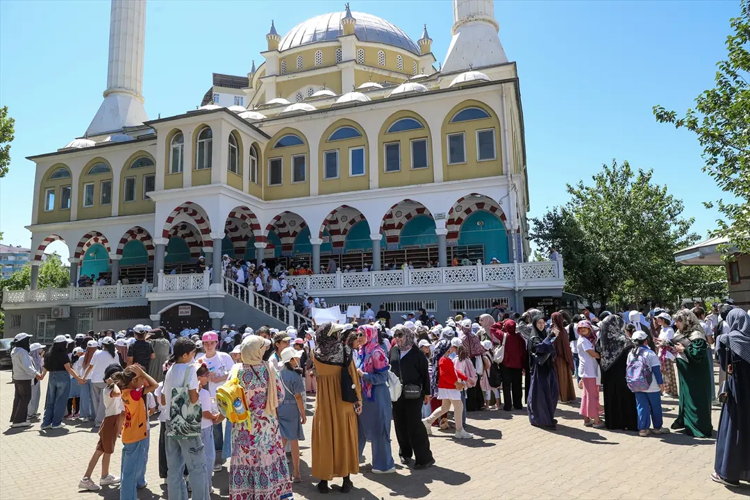 TÜGVA Diyarbakır: Yaz Okulu Cami Buluşması ile taçlandı