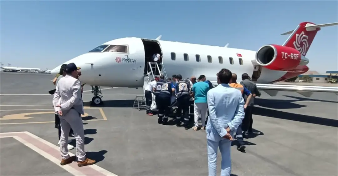 Bakan Memişoğlu: Mısır'daki Türkler hava ambulansıyla getirildi