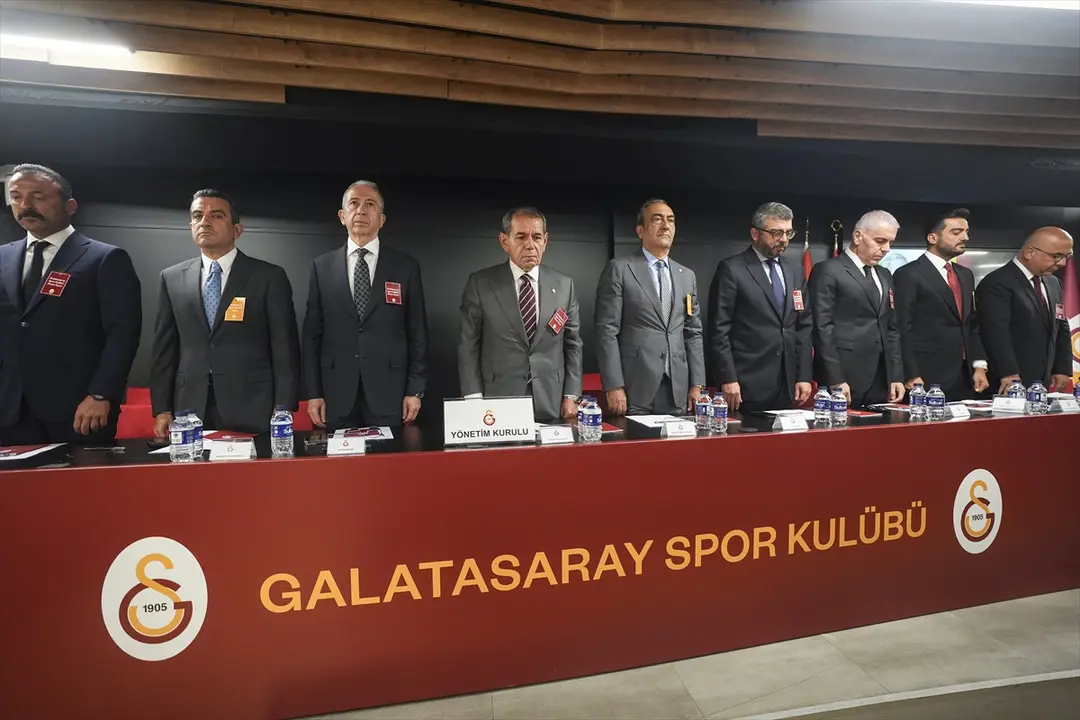 Galatasaray Başkanı Dursun Özbek: Transferde Acele Etmiyoruz