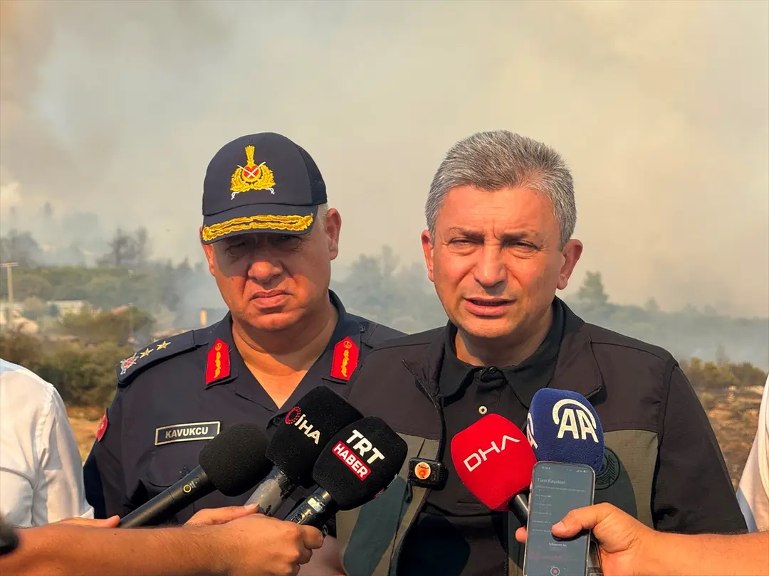 Vali Şahin: Antalya'da 10 yangın söndürüldü, mücadele sürüyor