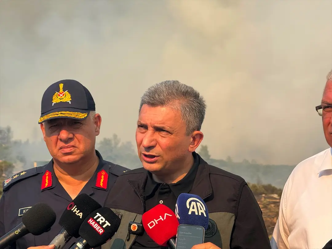 Vali Şahin: Antalya'da 10 yangın söndürüldü, mücadele sürüyor
