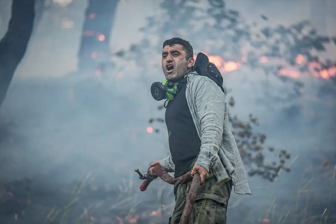 Balıkesir Valisi Ustaoğlu, bölgedeki yangınlara ilişkin açıklama yaptı