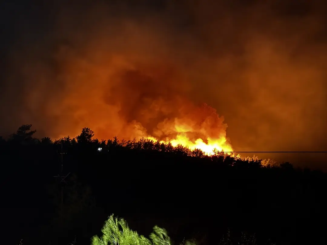 Fethiye'de orman yangını: Ekipler alevlerle mücadele ediyor