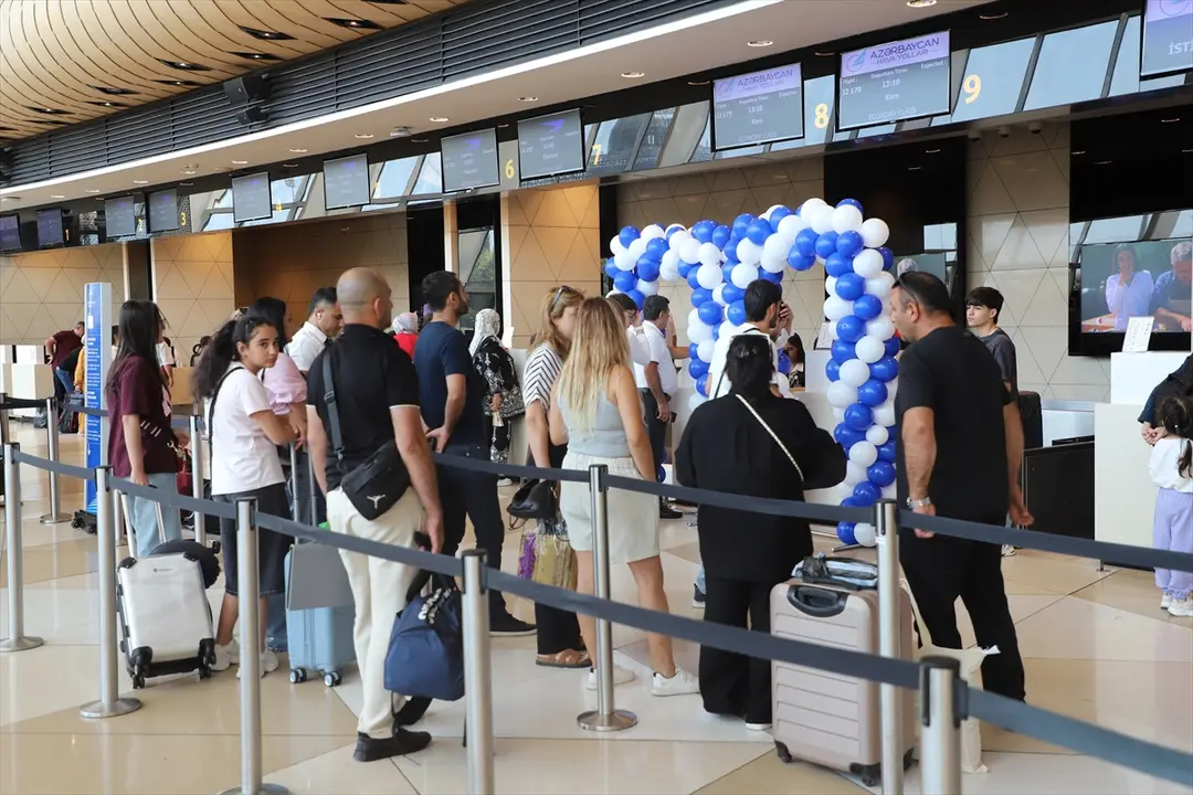 Bakü-Kars Uçuşları Başladı: AZAL Türkiye'deki Ağını Genişletti