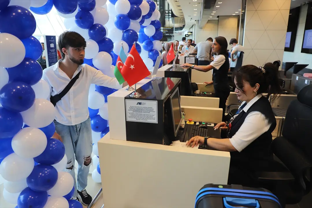 Bakü-Kars Uçuşları Başladı: AZAL Türkiye'deki Ağını Genişletti