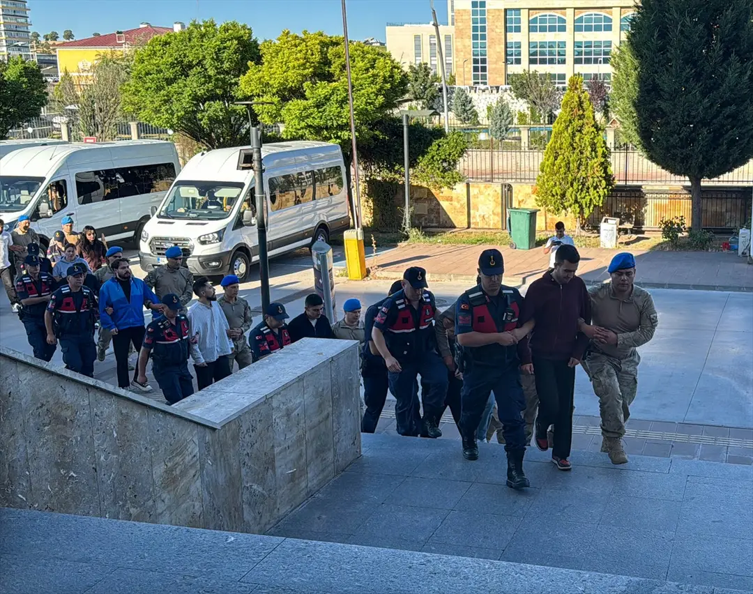 Özkan Yalım: Uşak Belediyesi operasyonunda 15 zanlı adliyede