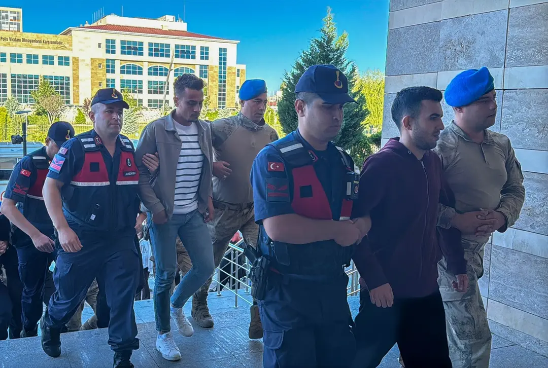 Özkan Yalım: Uşak Belediyesi operasyonunda 15 zanlı adliyede