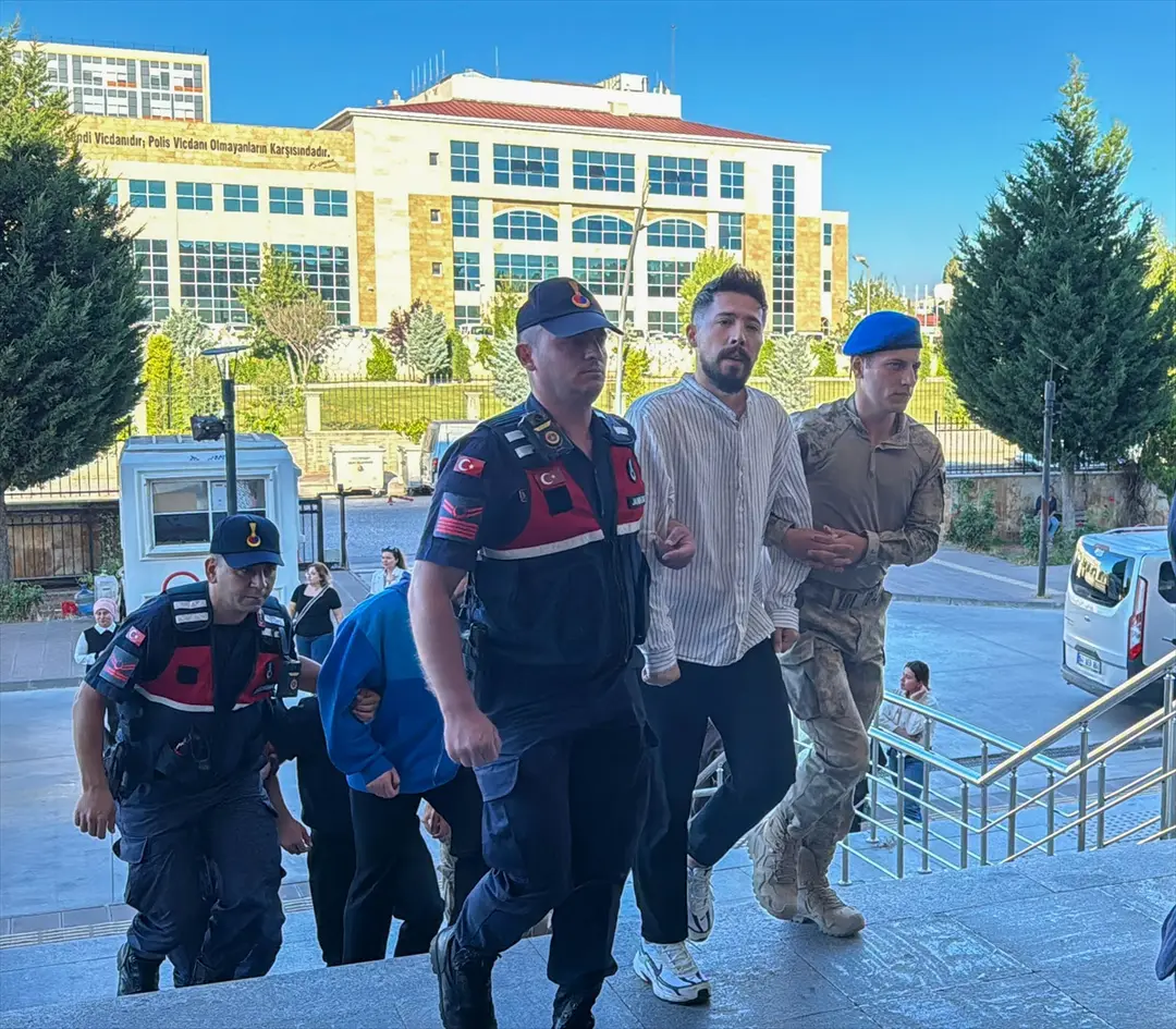 Özkan Yalım: Uşak Belediyesi operasyonunda 15 zanlı adliyede