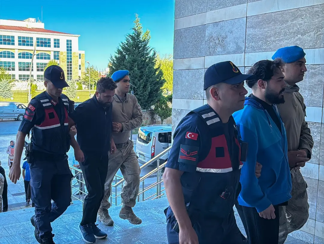 Özkan Yalım: Uşak Belediyesi operasyonunda 15 zanlı adliyede