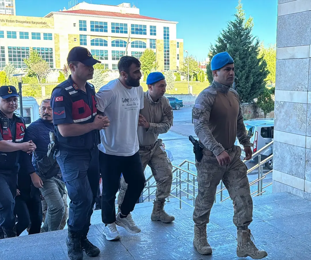 Özkan Yalım: Uşak Belediyesi operasyonunda 15 zanlı adliyede