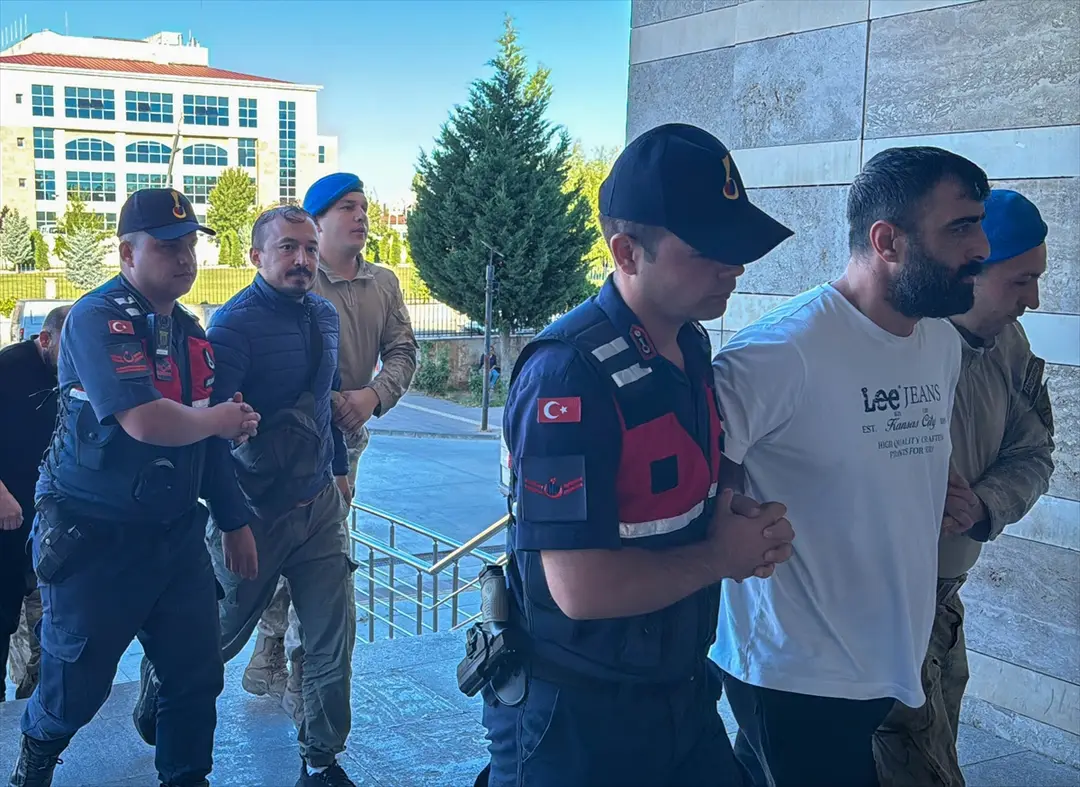 Özkan Yalım: Uşak Belediyesi operasyonunda 15 zanlı adliyede