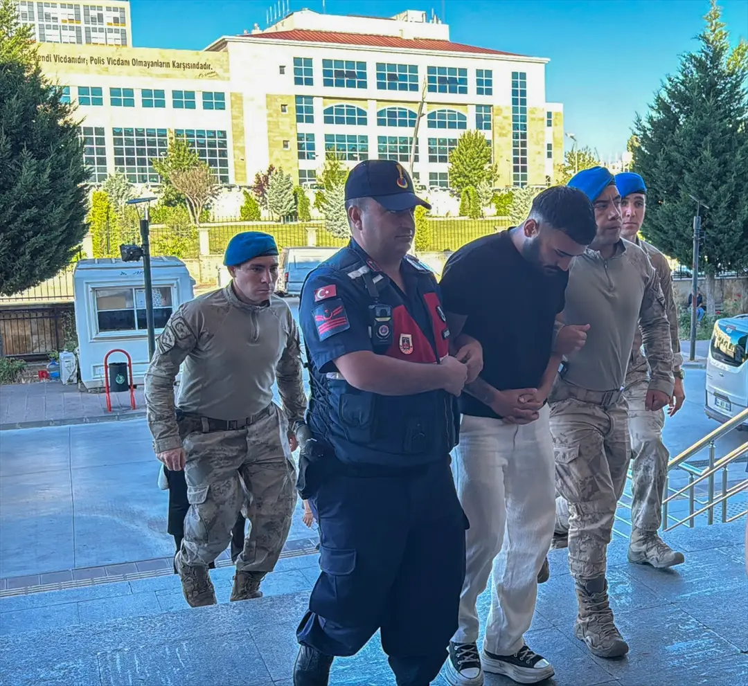 Özkan Yalım: Uşak Belediyesi operasyonunda 15 zanlı adliyede