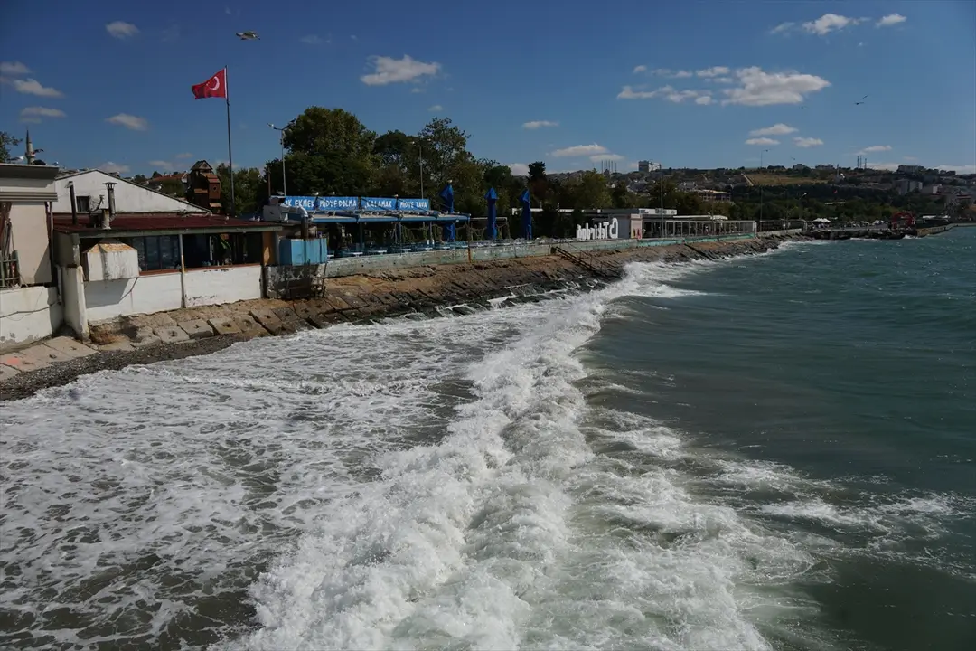 Tekirdağ'da poyraz deniz ulaşımını olumsuz etkiliyor