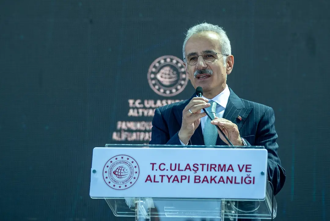 Bakan Uraloğlu Sakarya'da YHT istasyonu ve köprülü kavşak açılışında konuştu: