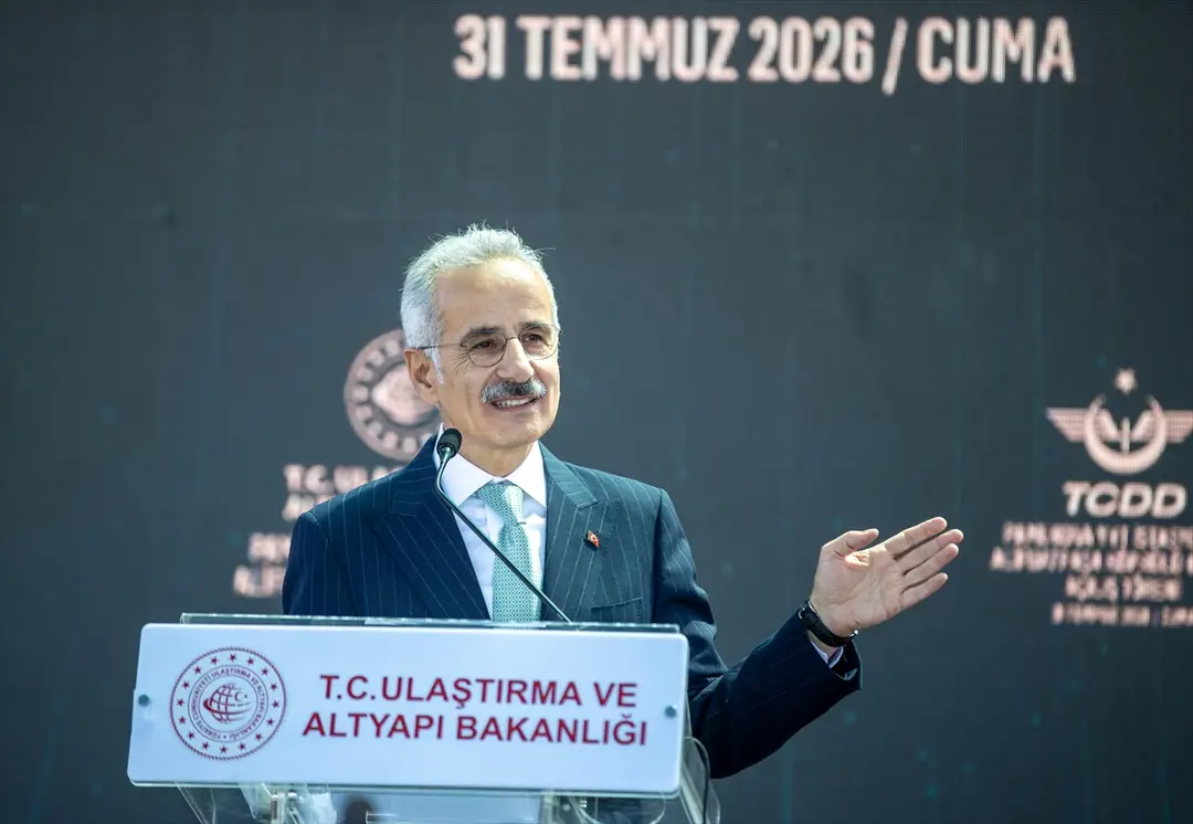 Bakan Uraloğlu Sakarya'da YHT istasyonu ve köprülü kavşak açılışında konuştu: