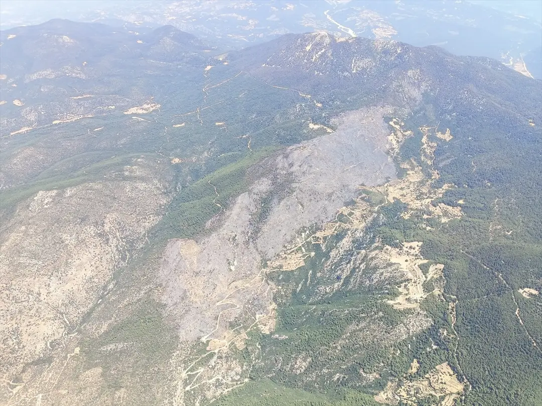 Antalya Kaş'taki orman yangını: 200 hektar alan kül oldu