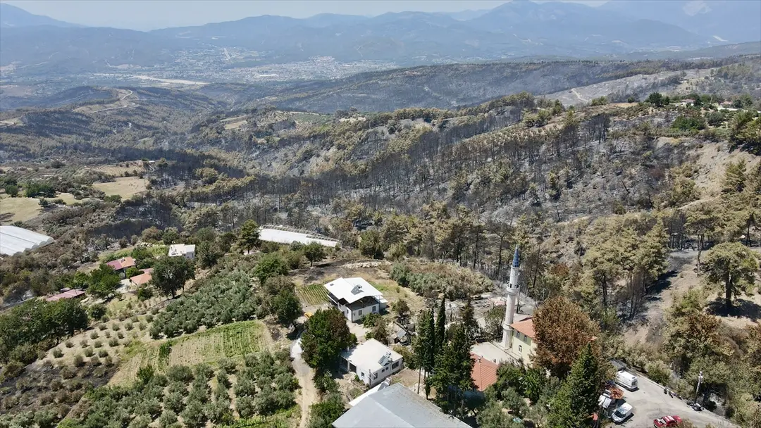 Muhtar Keş: Seydikemer'deki yangın sonrası evlere dönüş başladı