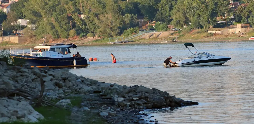 Tuna Nehri: Sırbistan ve Bulgaristan'da su seviyesi düşüşü sürüyor