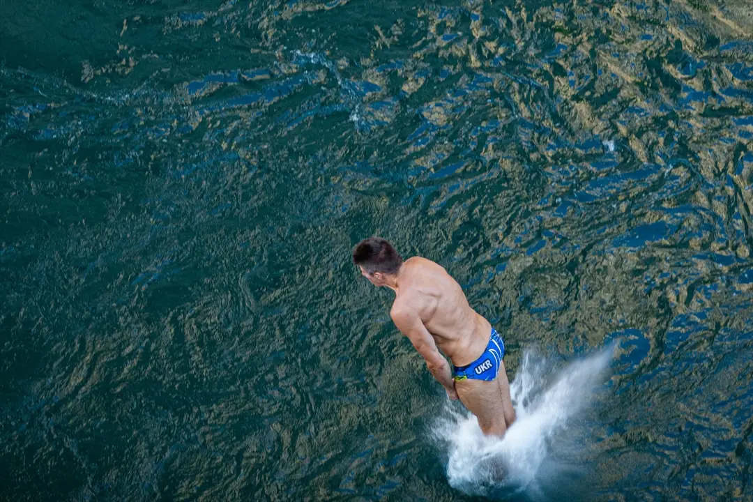 Mostar Köprüsü'nde Red Bull Cliff Diving Serisi düzenlendi