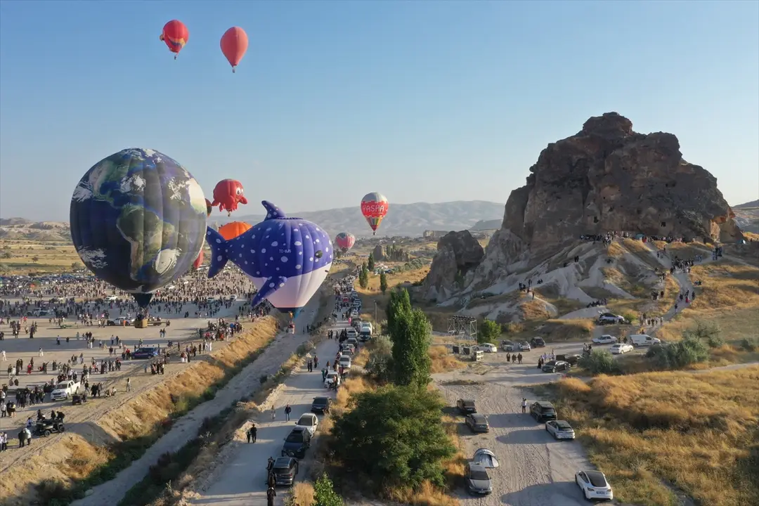 Kapadokya Balon Festivali: Figürlü Balonlarla Muhteşem Kapanış