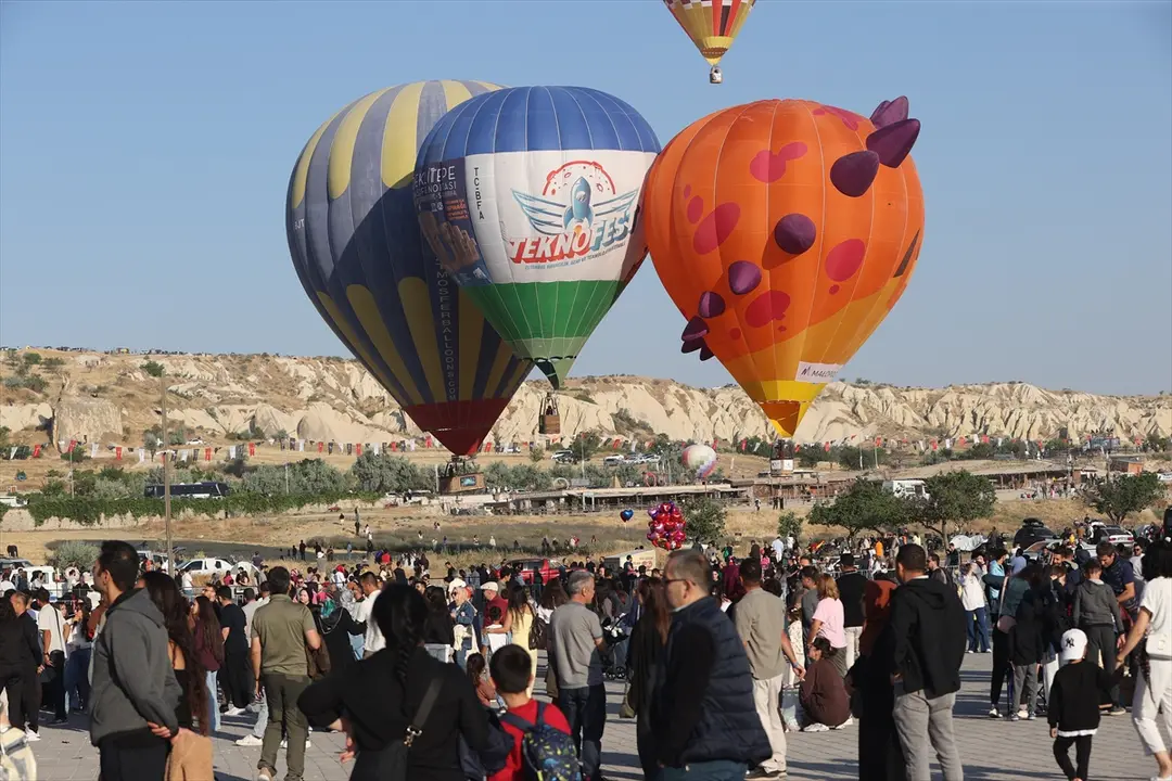 Kapadokya Balon Festivali: Figürlü Balonlarla Muhteşem Kapanış