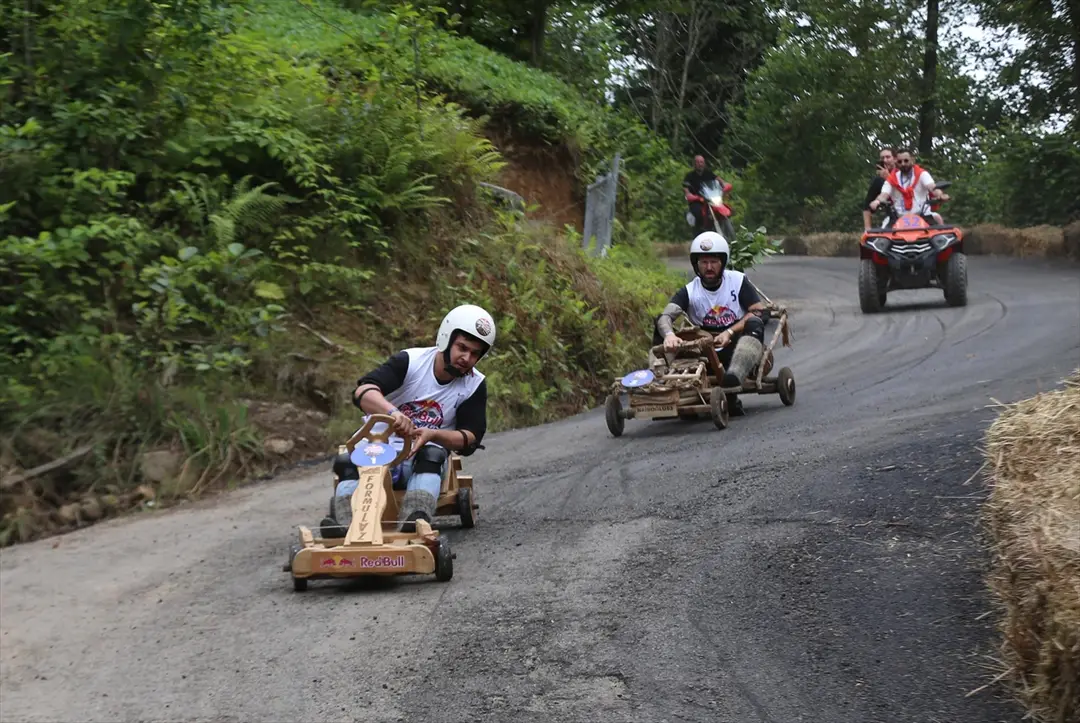 Rize Formulaz Yarışları: Tahta arabalarla kıyasıya mücadele