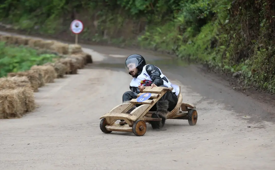 Rize Formulaz Yarışları: Tahta arabalarla kıyasıya mücadele