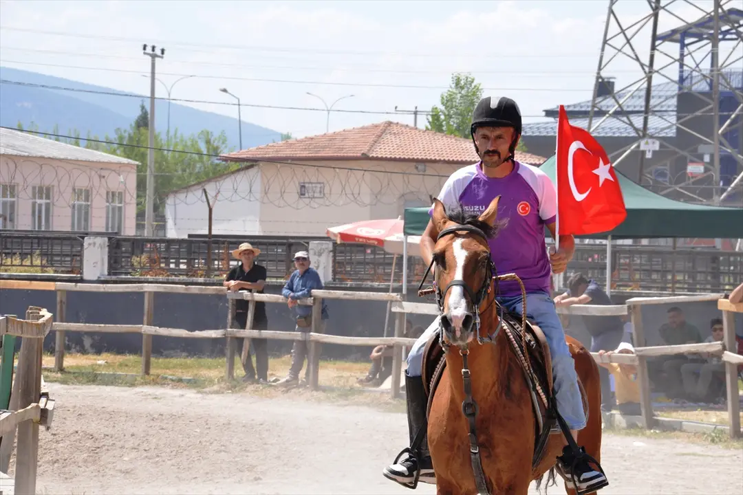Kütahya'da Rahvan At Yarışları: Türkiye Şampiyonası İçin Mücadele
