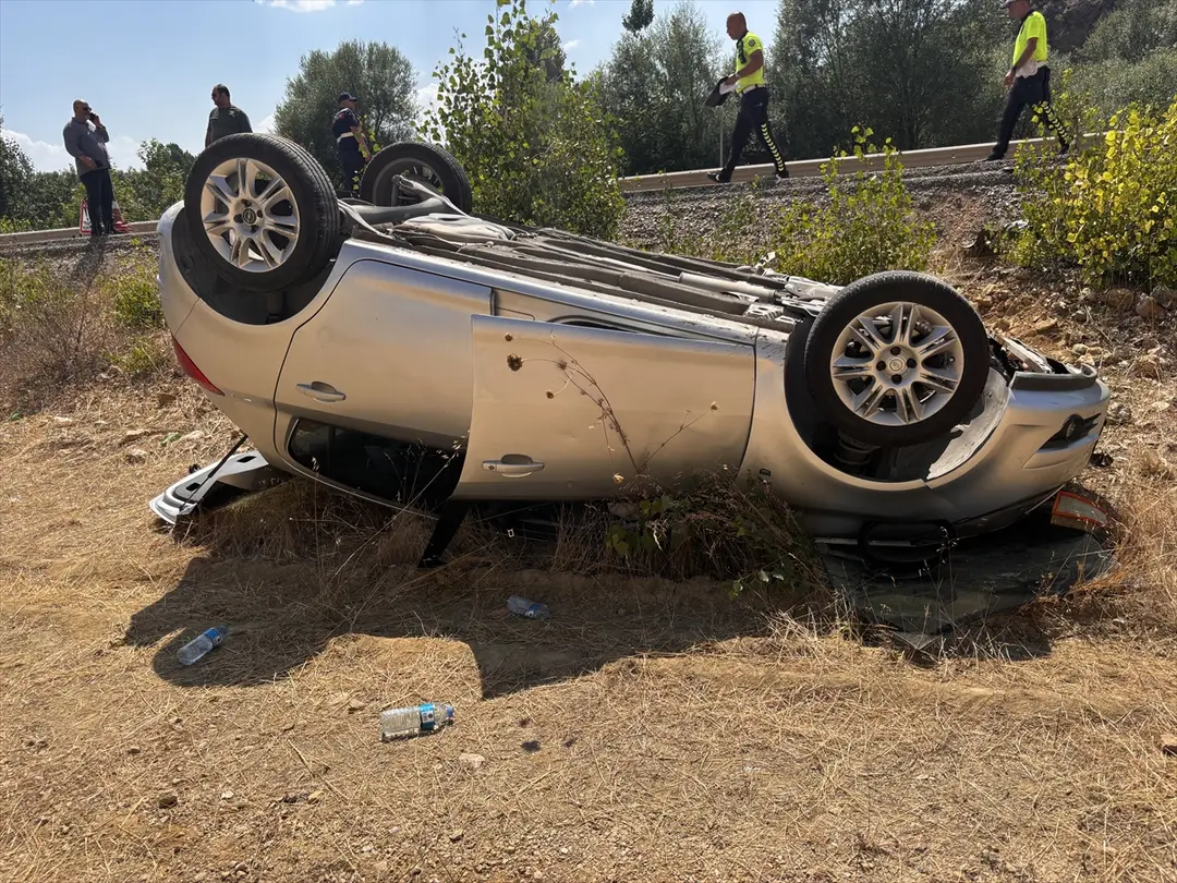 Kütahya'da Tır ve Otomobil Çarpıştı: 4 Yaralı Hastaneye Kaldırıldı