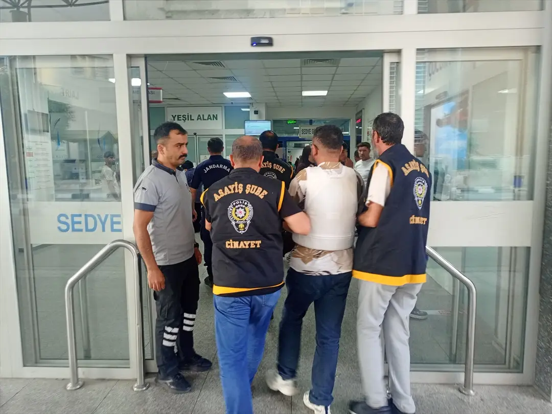 Manisa'da silahlı saldırı: Baba ve oğlu öldü, şüpheli yakalandı