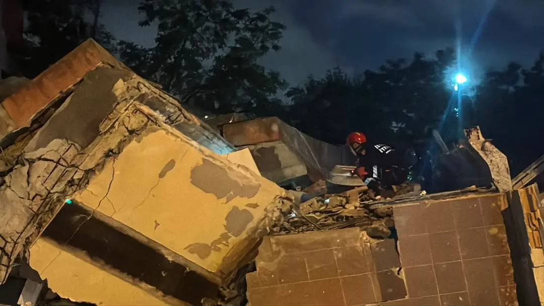 GÜNCELLEME - Bahçelievler'de boşaltılan 4 katlı bina çöktü