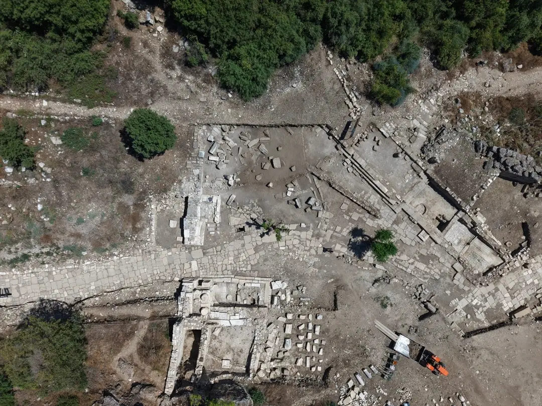 Bakan Ersoy: Aspendos'ta 1800 yıllık Asklepios heykeli bulundu
