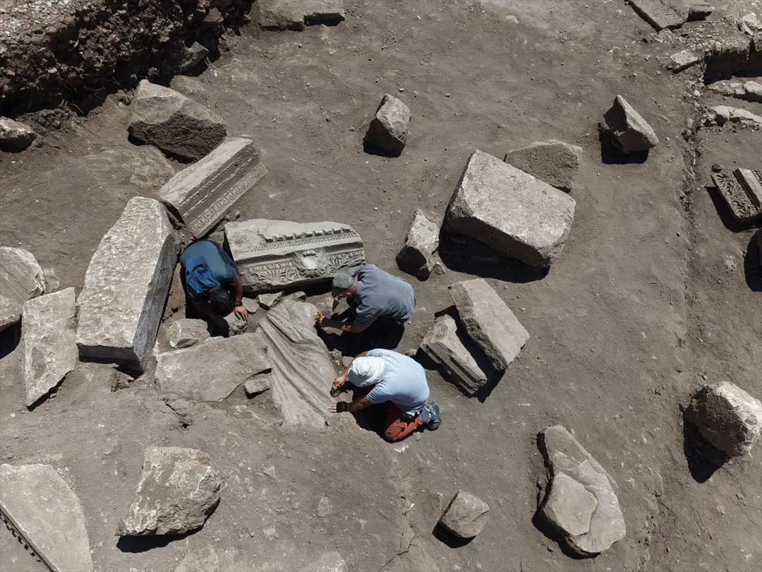 Bakan Ersoy: Aspendos'ta 1800 yıllık Asklepios heykeli bulundu
