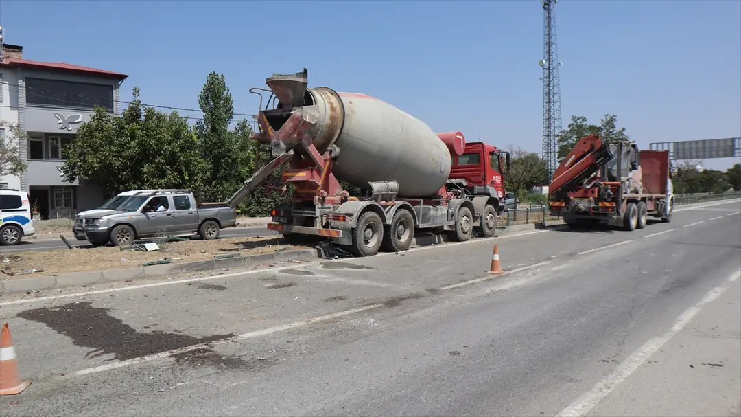 Iğdır'da zincirleme trafik kazası: Biri ağır 4 kişi yaralandı