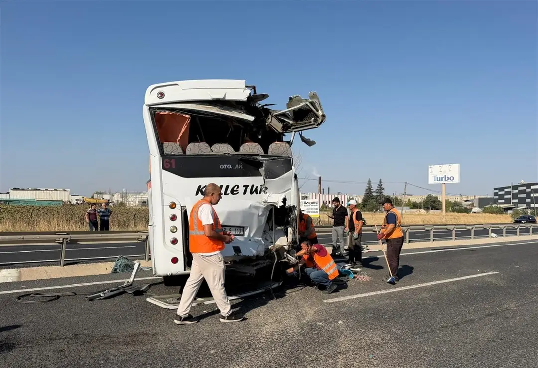 Tekirdağ'da zincirleme trafik kazasında 29 kişi hafif yaralandı