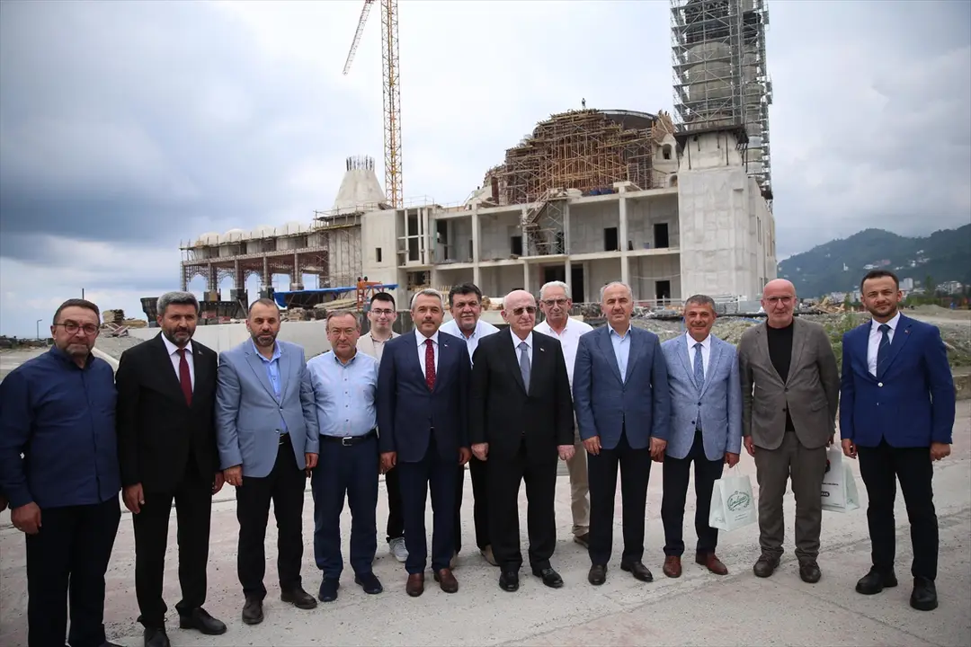 YİK Üyesi Kahraman: Recep Tayyip Erdoğan Camisi Rize'ye yakıştı