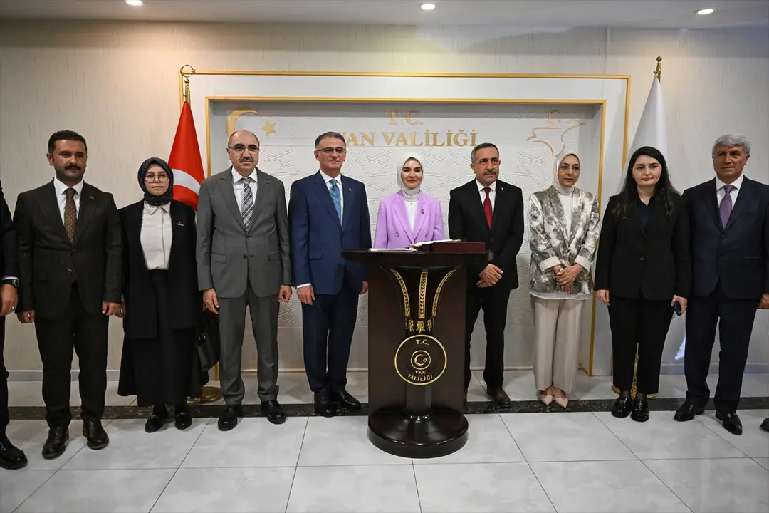 Aile ve Sosyal Hizmetler Bakanı Göktaş Van'da ziyaretlerde bulundu