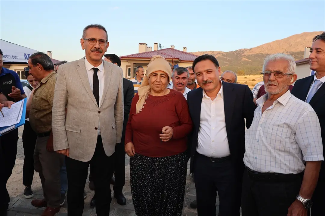 Kayseri'de Depremzedeler İçin Yapılan 15 Konut Teslim Edildi