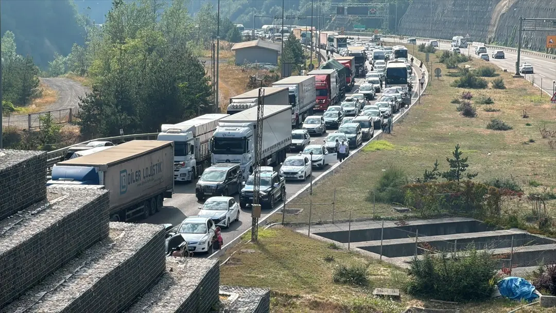 Bolu Dağı Tüneli'nde yangın sonrası Ankara yönü ulaşıma açıldı