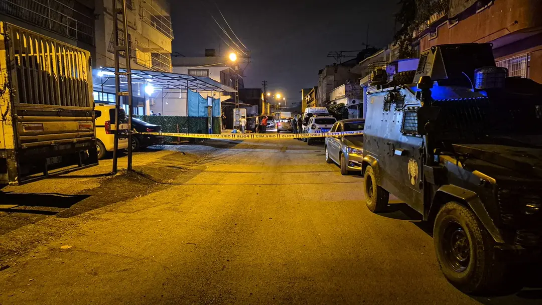 Adana'da kahvehane saldırısı: 3 kişi hastaneye kaldırıldı