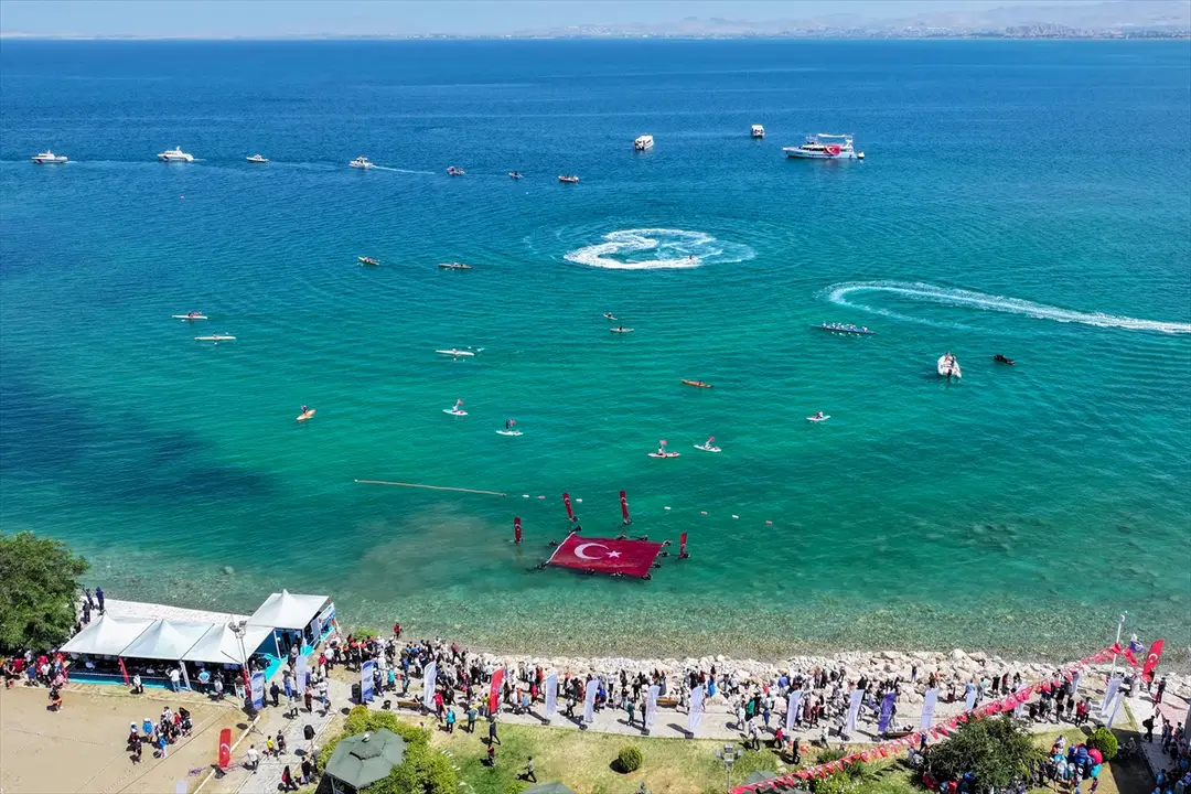 Van Denizi Su Sporları Festivali başladı: Terörsüz Türkiye vurgusu