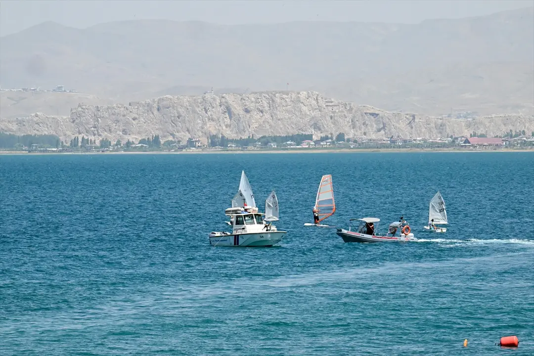 Van Denizi Su Sporları Festivali başladı: Terörsüz Türkiye vurgusu
